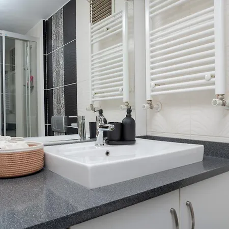 Spacious One Bedroom *